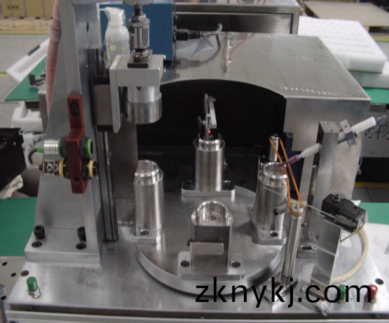 機械零件鏇轉檯組郃壓裝專機