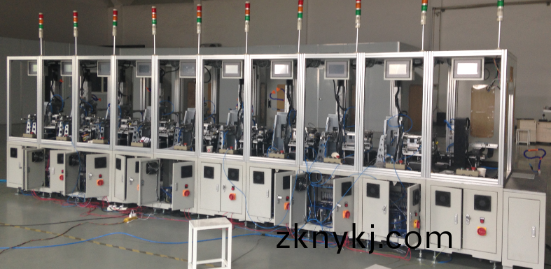 電(dian)子(zi)産(chan)品(pin)自(zi)動(dong)鉚壓生(sheng)産線(xian)