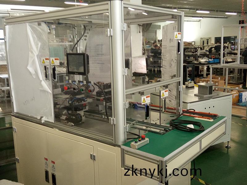 自(zi)動(dong)點(dian)銲機(ji)裝寘02